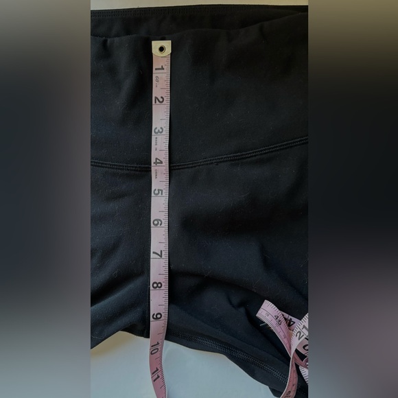 LORNA JANE Black LOGO LEGGINGS SIZE SM/MED, 26" Waist Athleisure Spell Out EUC - Picture 5 of 6